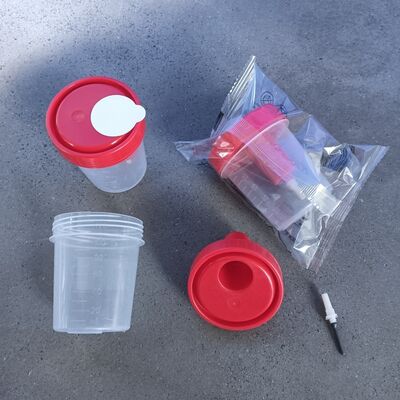 Machine d'assemblage de gobelets d'urine automatisée non standard avec interface bilingue et fonctionnement convivial pour une vitesse de production personnalisable