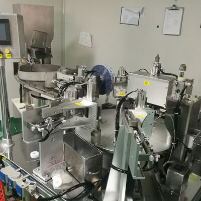 Un bon prix. Machine d'assemblage des nécessités quotidiennes avec application d'étiquette à double face et étiquetage de haute précision à vitesse réglable en ligne