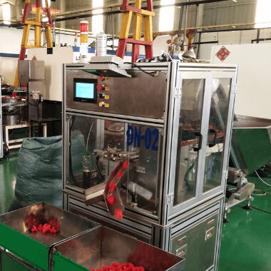 Un bon prix. Machine automatique de revêtement de capuchon en acier inoxydable pour les capuchons à plaquette avec une vitesse de production de 4500 à 15000 pièces/heure en ligne