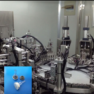 Un bon prix. Machine d'assemblage automatique de ports de sac IV avec 8000-15000pcs/h de sortie, taux de qualification de 99% et construction en acier inoxydable en ligne