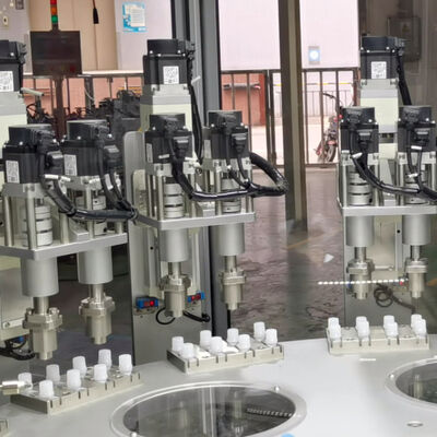 Un bon prix. Visseuse automatique avec système de contrôle PLC à 99 % d'efficacité de production et détection par capteur photoélectrique pour l'assemblage de bouchons en ligne